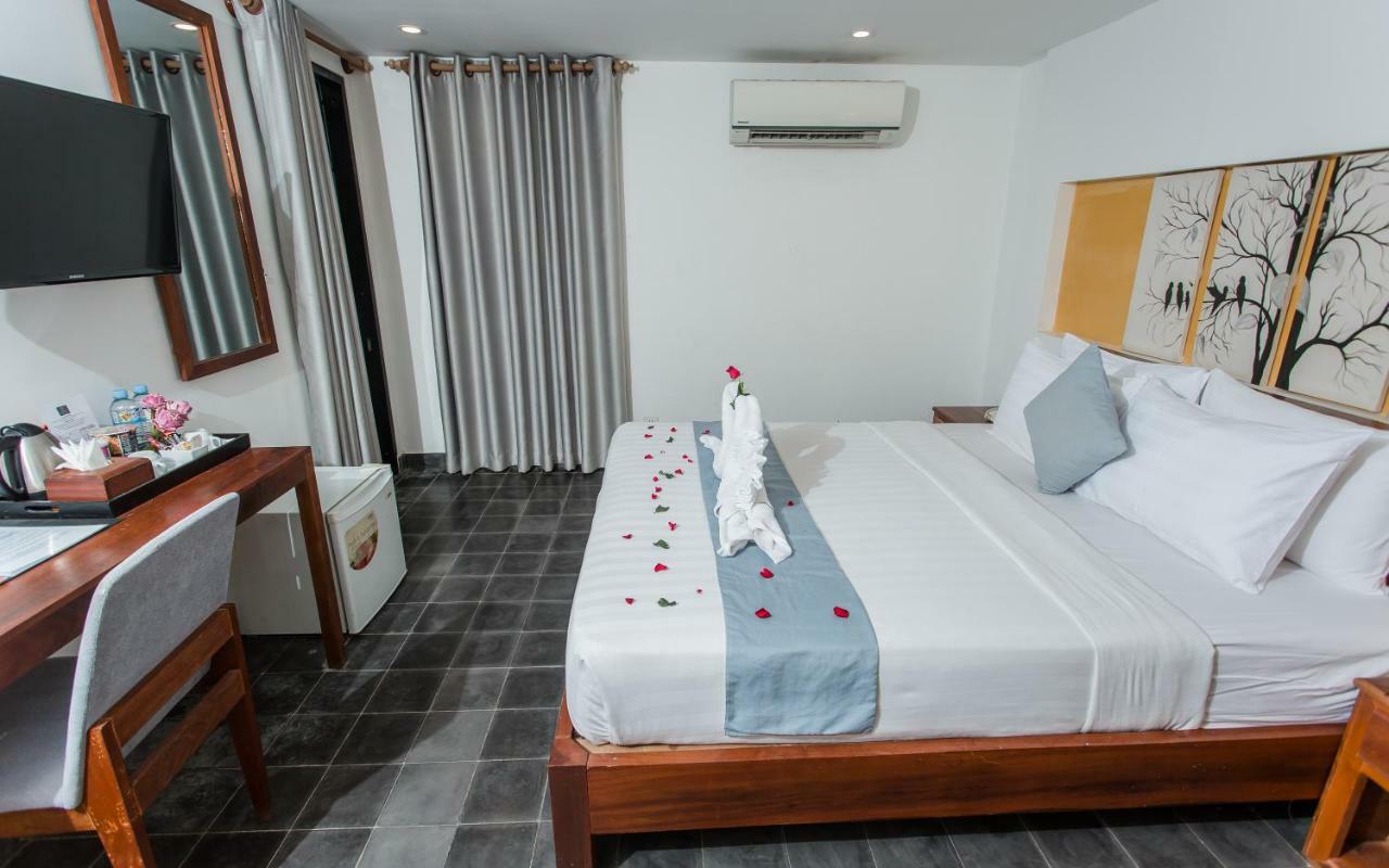 Home Chic Hotel Phnom Penh Exterior foto
